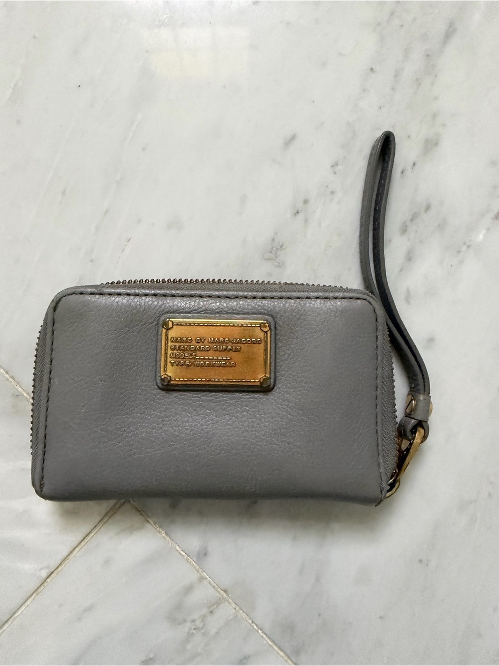 Marc by Marc Jacobs Gray Leather Zip Wristlet